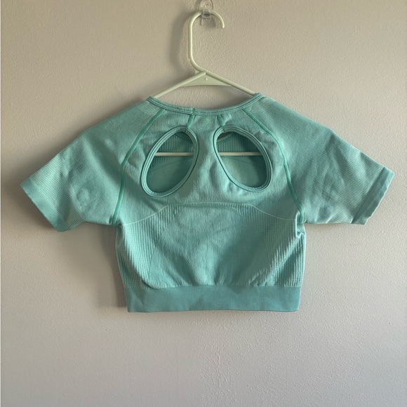 GYMSHARK Cropped Keyhole Back Short Sleeve Shirt M - Picture 5 of 7